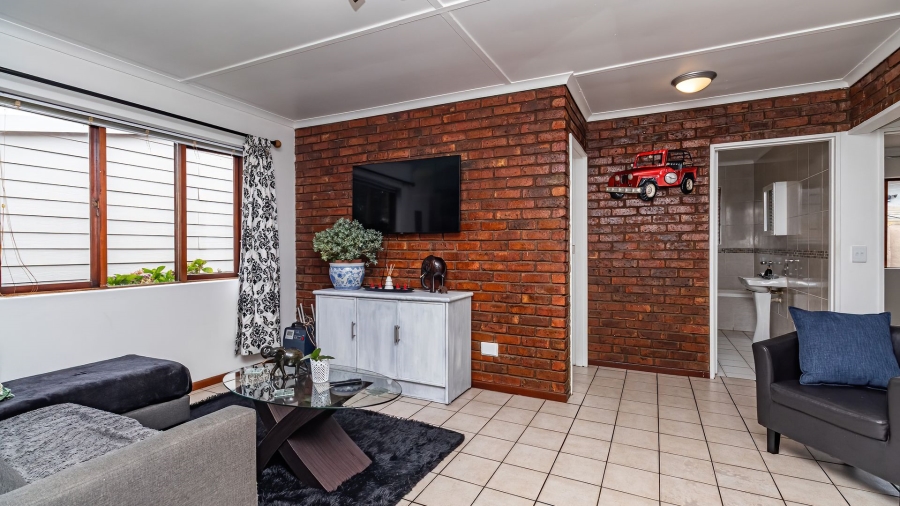 3 Bedroom Property for Sale in Bowtie Western Cape